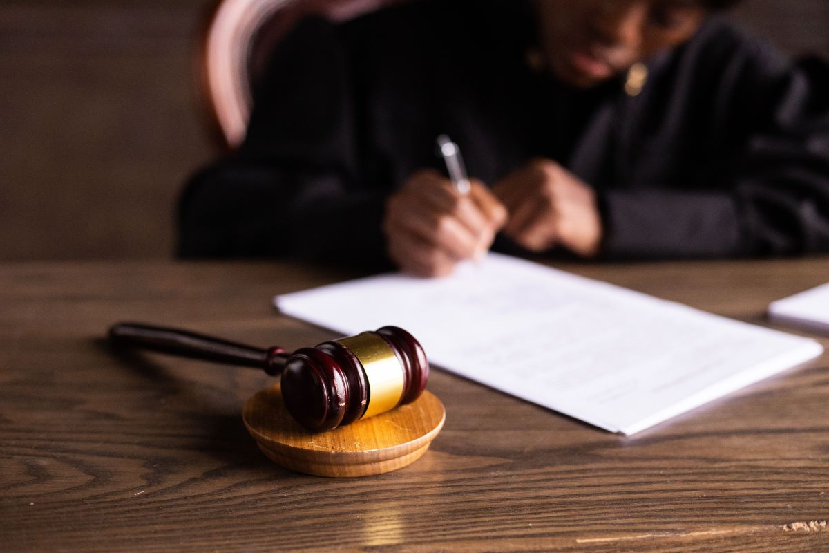 judge signing documents